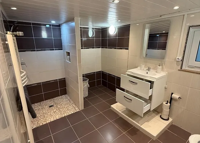 Cosy Avec Terrasse Jardin *